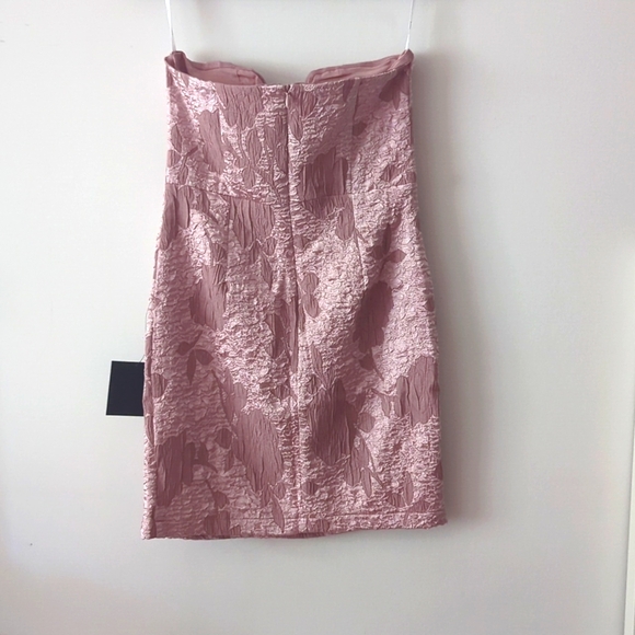 Cue the Cocktails Mauve Floral Jacquard Strapless Bodycon Dress - Picture 2 of 5